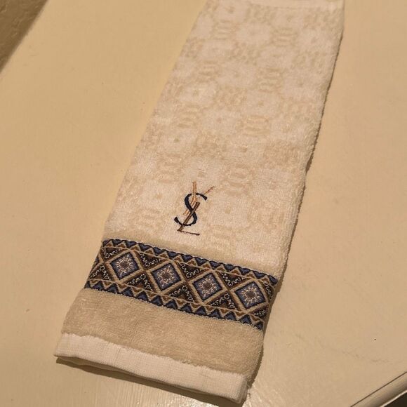 Yves Saint Laurent 14x14 Decorative Hand Towel Beige Blue Pattern Block NEW - Picture 5 of 9